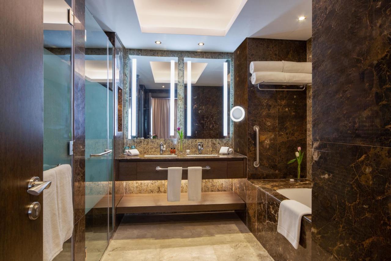 Dusitd2 Salwa Doha Hotel Exterior photo Bathroom