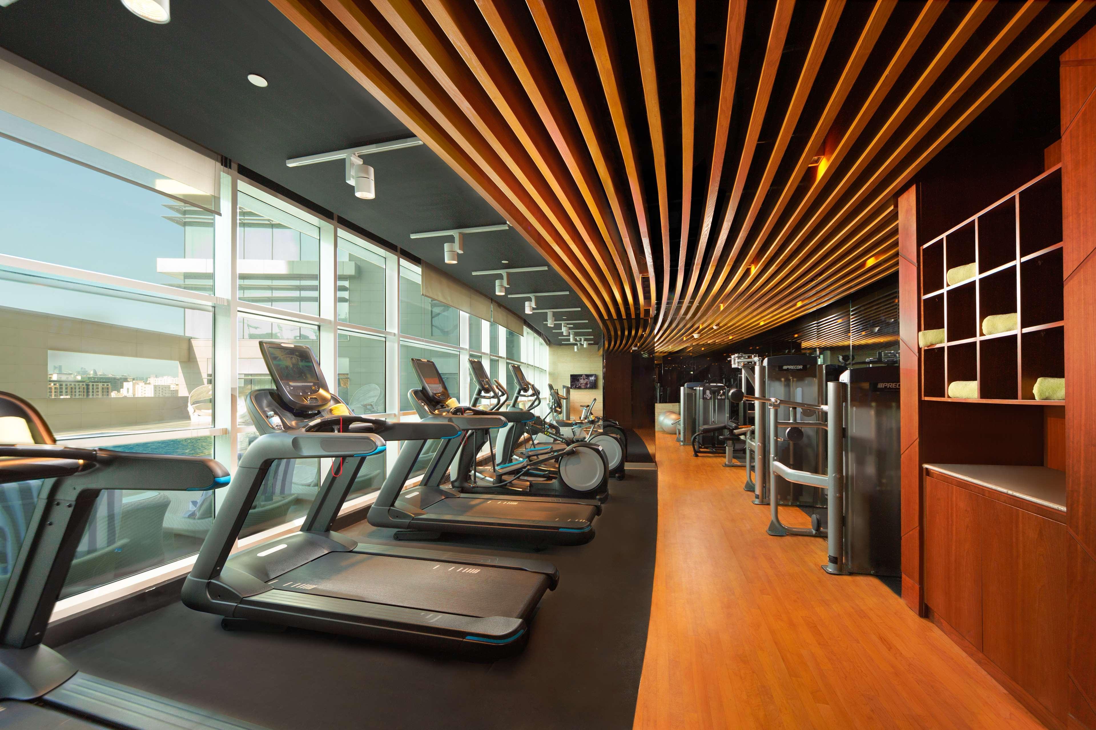 Dusitd2 Salwa Doha Hotel Exterior photo The gym at the 1018