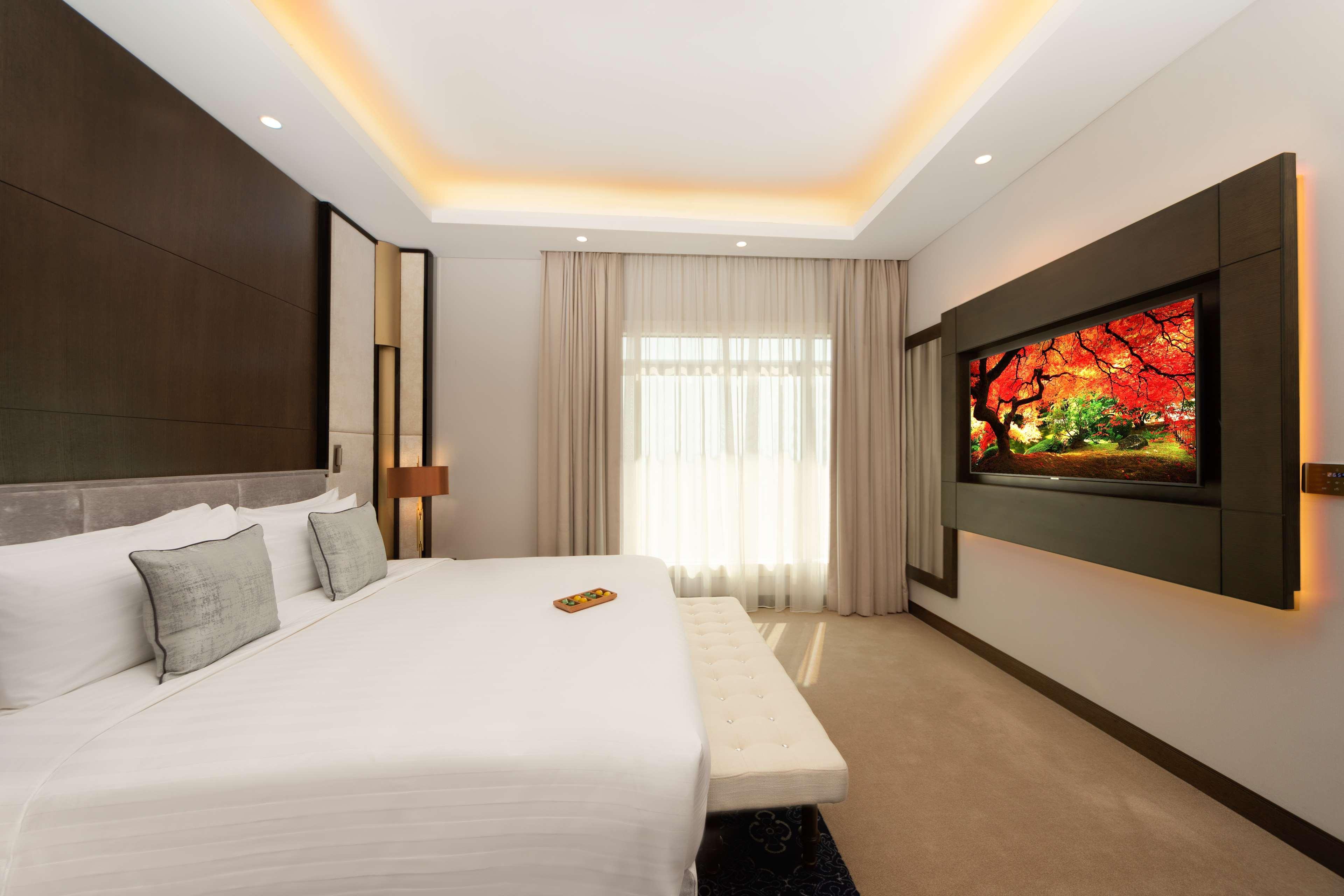 Dusitd2 Salwa Doha Hotel Exterior photo A bedroom at the hotel